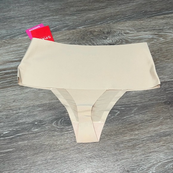 Spanx Undietectable Smooth Seamless Soft Nude Panties - Picture 6 of 7